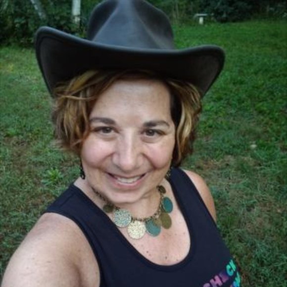 Meet your Posher, Linda - Picture 1 of 1